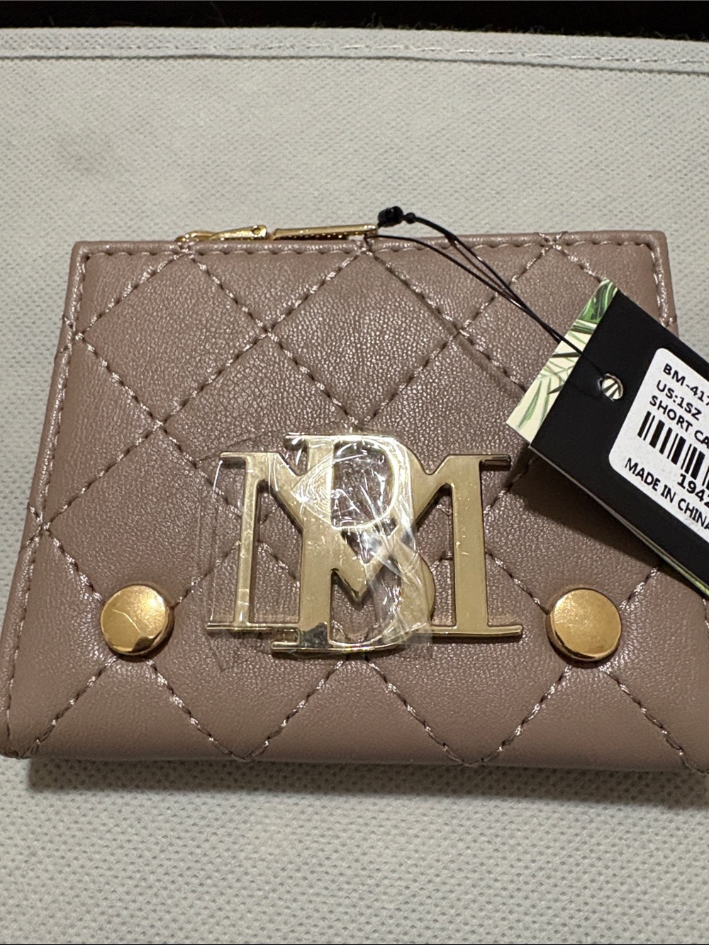 Badgley Mischka Taupe Tan Short Card Wallet - Vegan Leather - NWT $49 retail